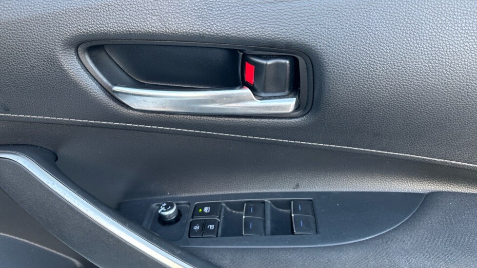 Used Toyota Corolla 2020 for sale - 76872188: Photo 32