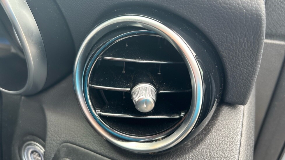 Used Mercedes-Benz GLC 2022 for sale - 76539865: Photo 39