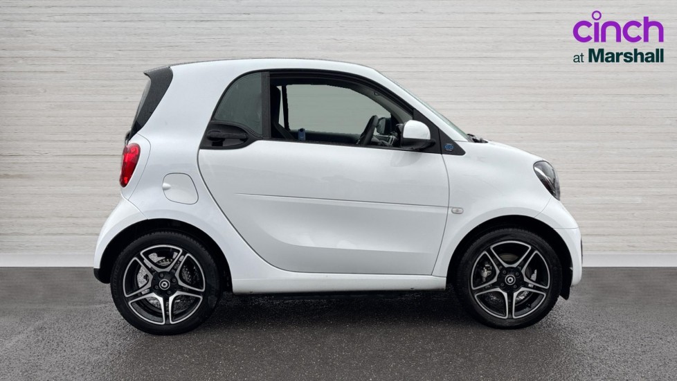 Used smart fortwo 2022 for sale - 76869888: Photo 2