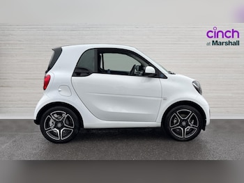 Used smart fortwo 2022 for sale - 76869888: Photo