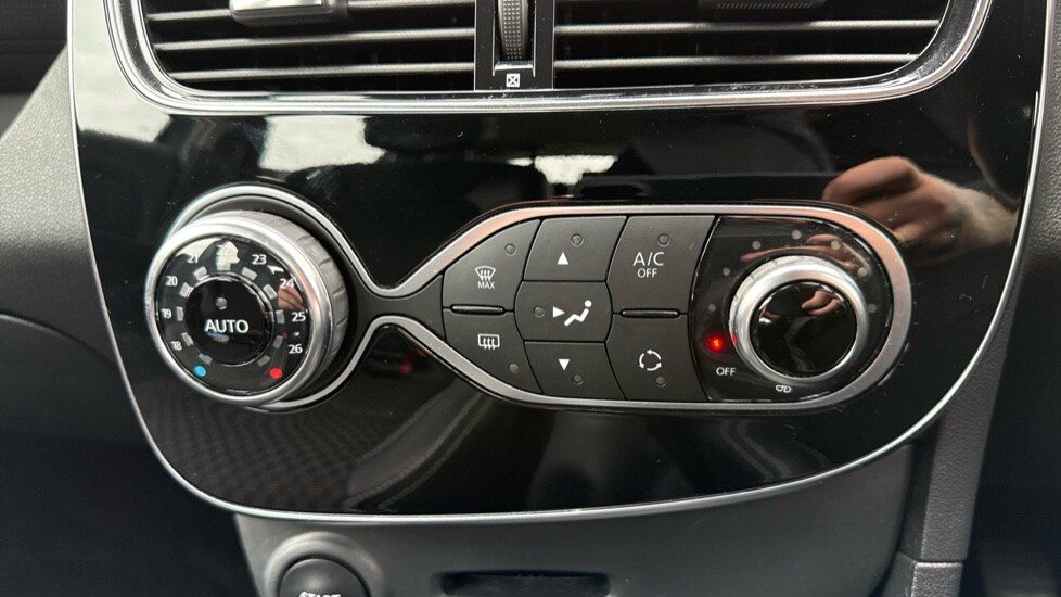 Used Renault Clio 2018 for sale - 76124690: Photo 31