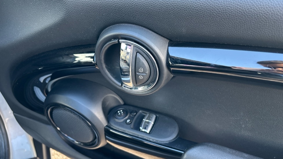 Used MINI Hatch 2021 for sale - 76873690: Photo 32