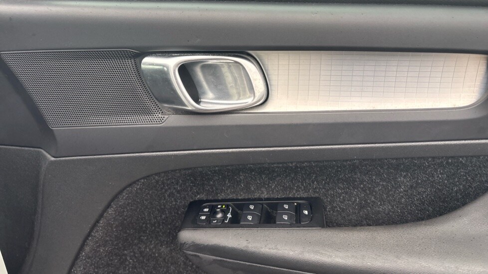 Used Volvo XC40 2020 for sale - 76872229: Photo 32