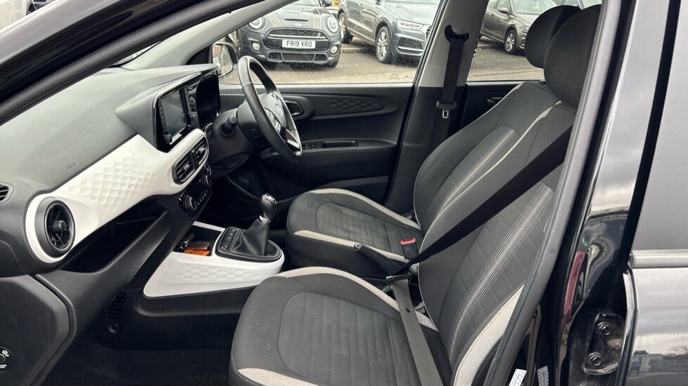 Used Hyundai i10 2022 for sale - 76130773: Photo 10