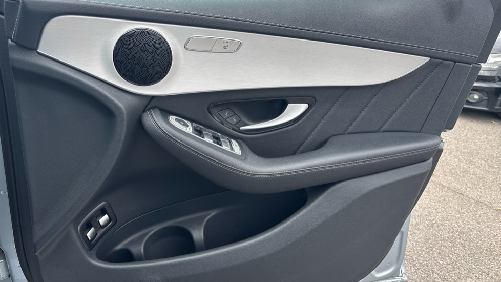 Used Mercedes-Benz GLC 2022 for sale - 76441927: Photo 32