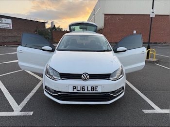 Used Volkswagen Polo 2016 for sale - 76102832: Photo