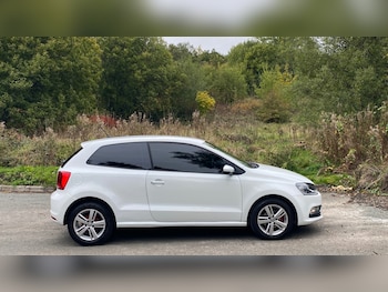 Used Volkswagen Polo 2016 for sale - 76102832: Photo
