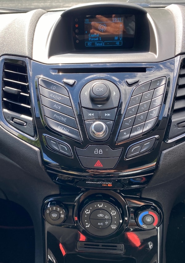 Used Ford Fiesta 2013 for sale - 74242264: Photo 16