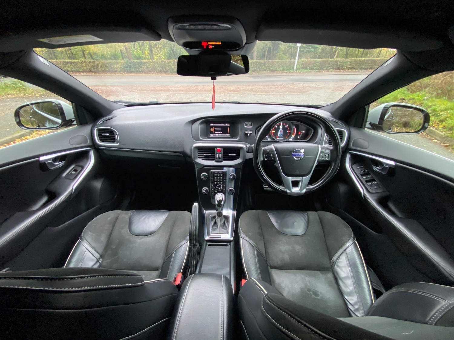 Used Volvo V40 2014 for sale - 76544383: Photo 10