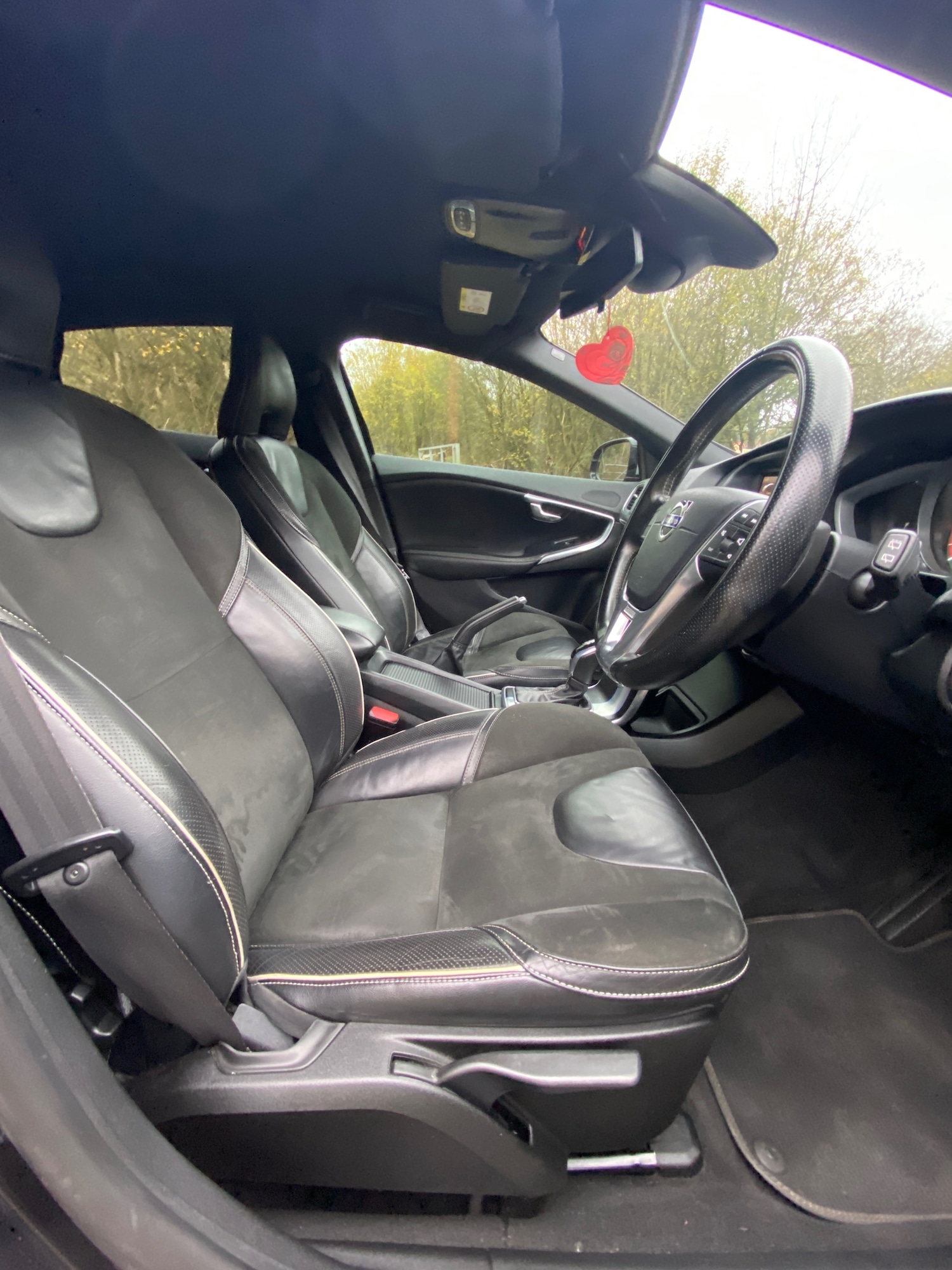 Used Volvo V40 2014 for sale - 76544383: Photo 11