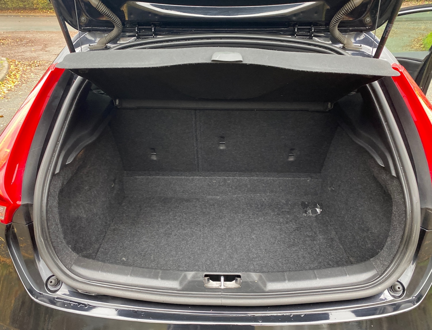 Used Volvo V40 2014 for sale - 76544383: Photo 17