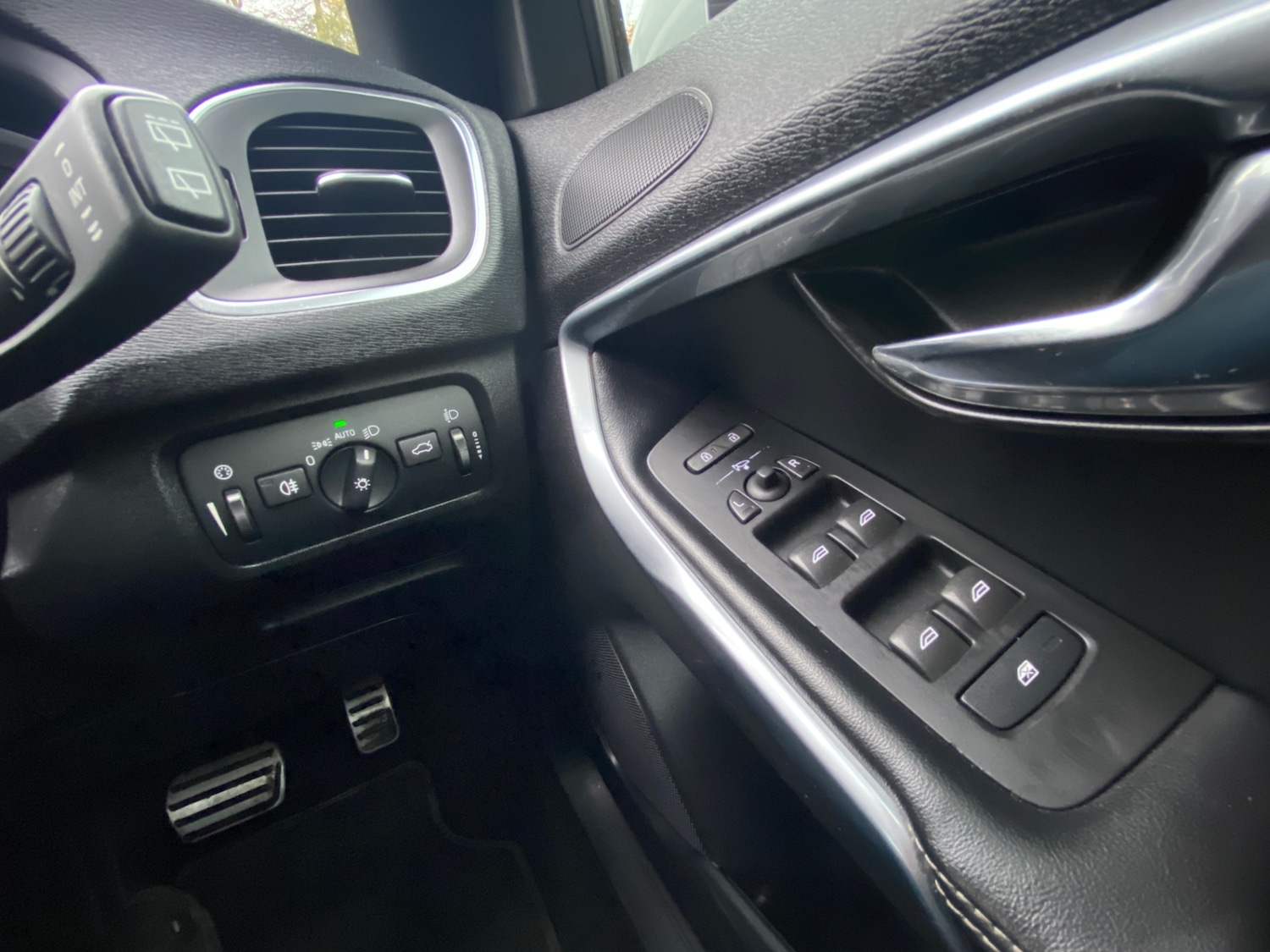 Used Volvo V40 2014 for sale - 76544383: Photo 19