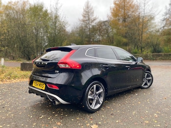 Used Volvo V40 2014 for sale - 76544383: Photo