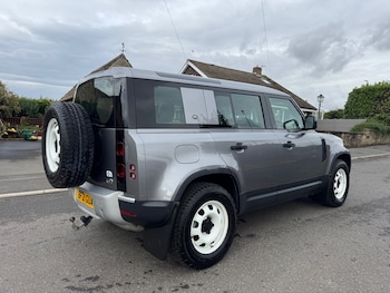 Used Land Rover Defender 2021 for sale - 79584097: Photo