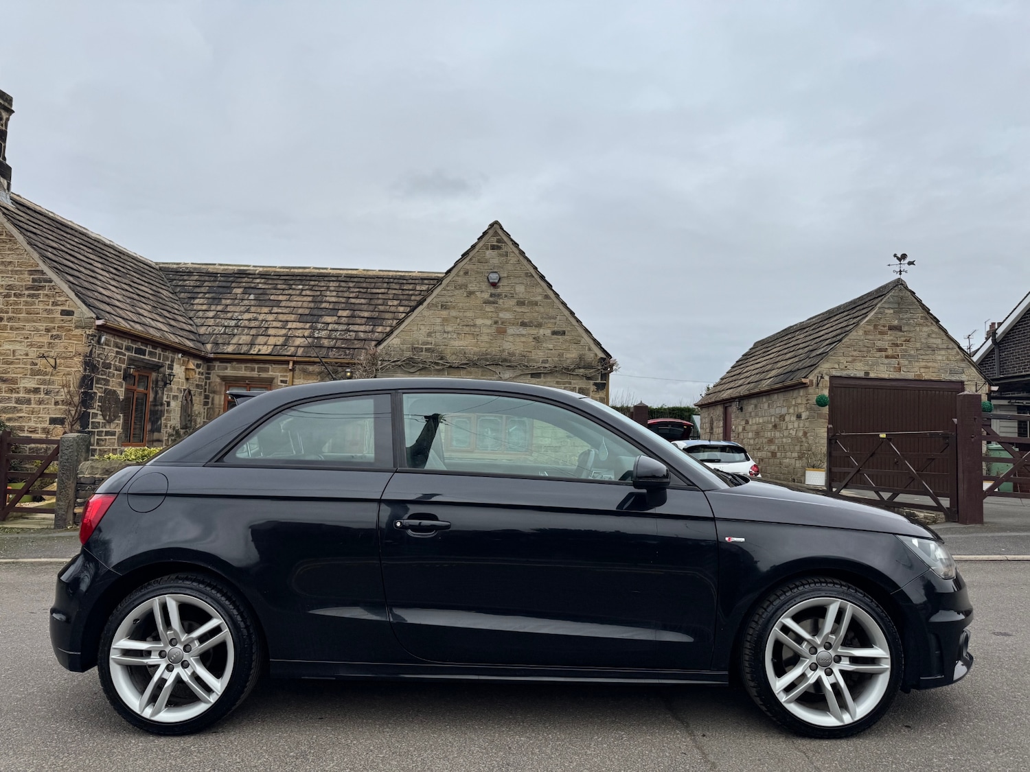 Used Audi A1 2011 for sale - 77691943: Photo 4