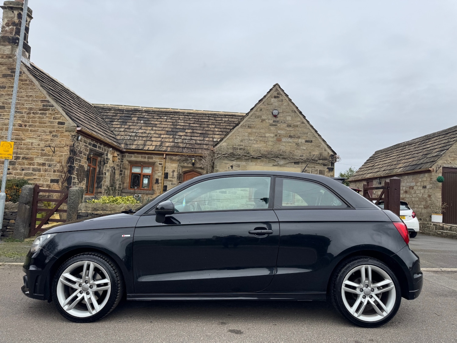 Used Audi A1 2011 for sale - 77691943: Photo 5