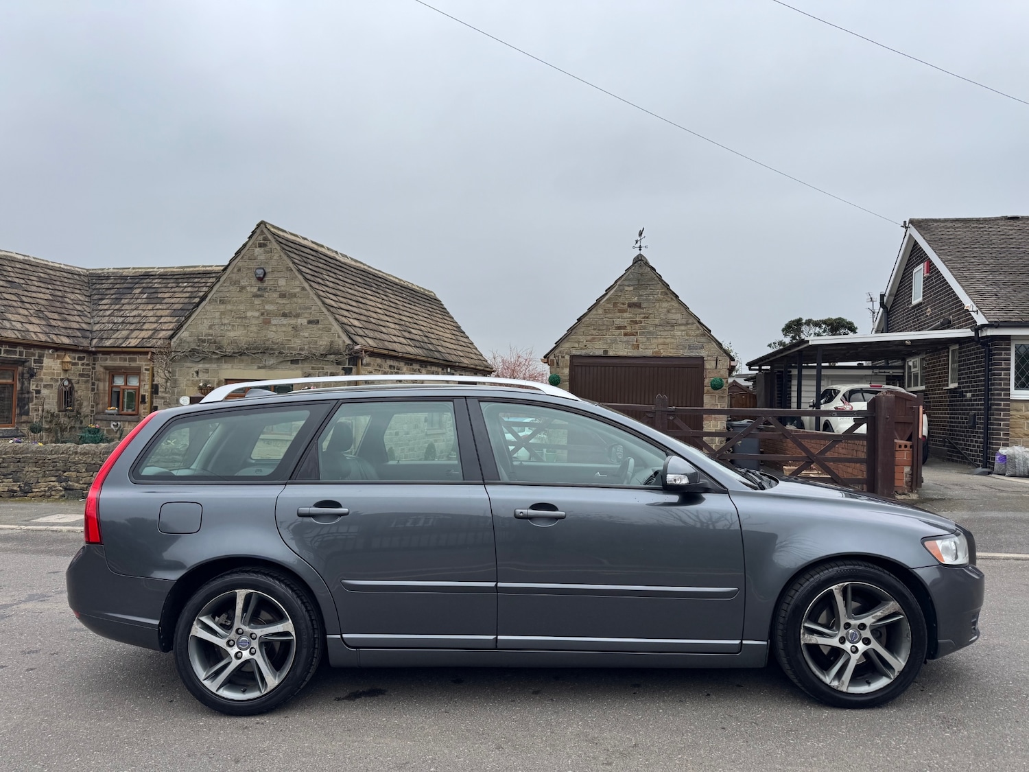 Used Volvo V50 2012 for sale - 77804943: Photo 2