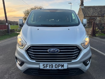 Used Ford Tourneo Custom 2019 for sale - 76780540: Photo