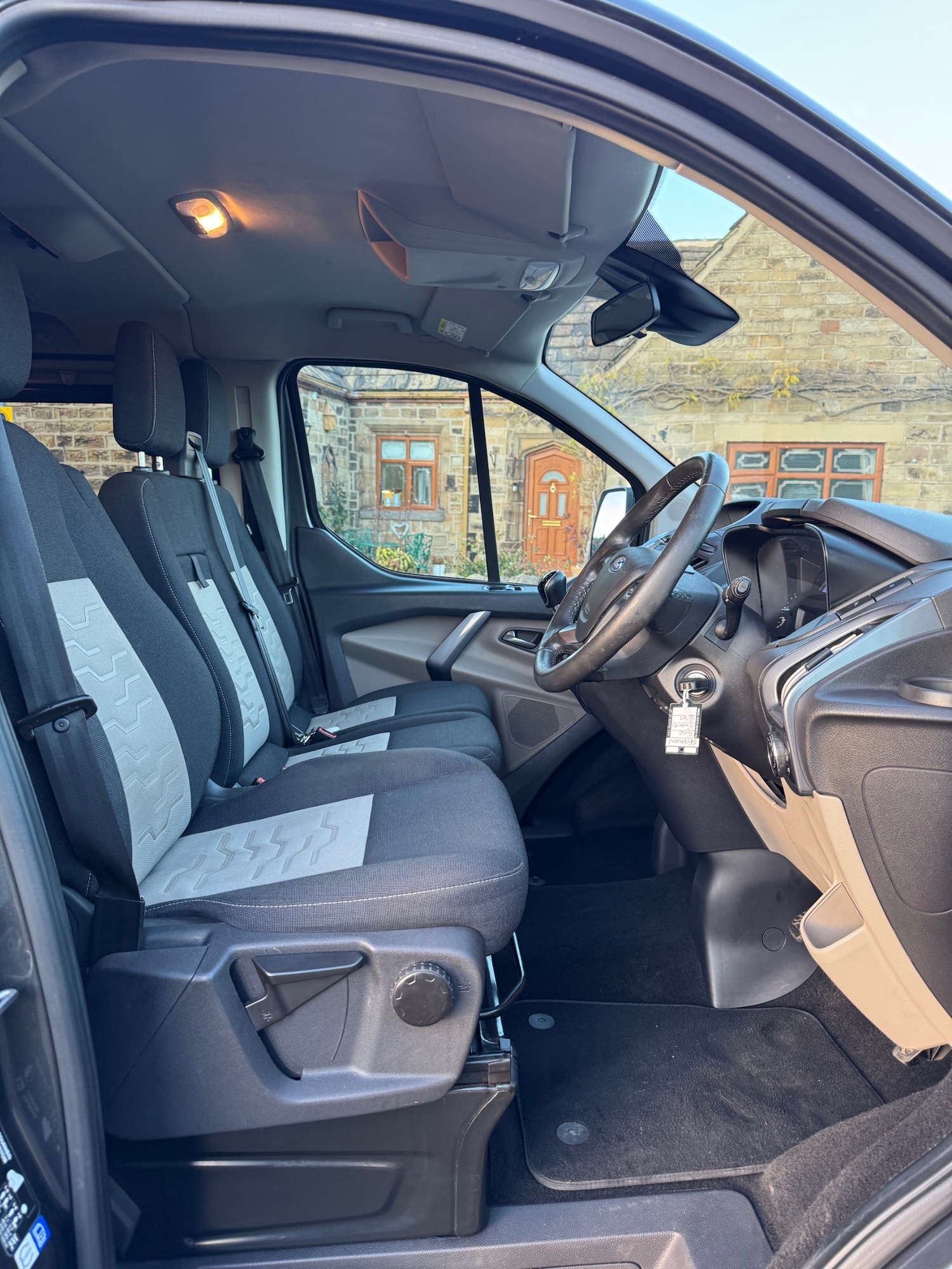 Used Ford Tourneo Custom 2018 for sale - 76780478: Photo 11