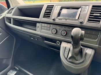 Used Volkswagen Transporter Shuttle 2017 for sale - 75294027: Photo