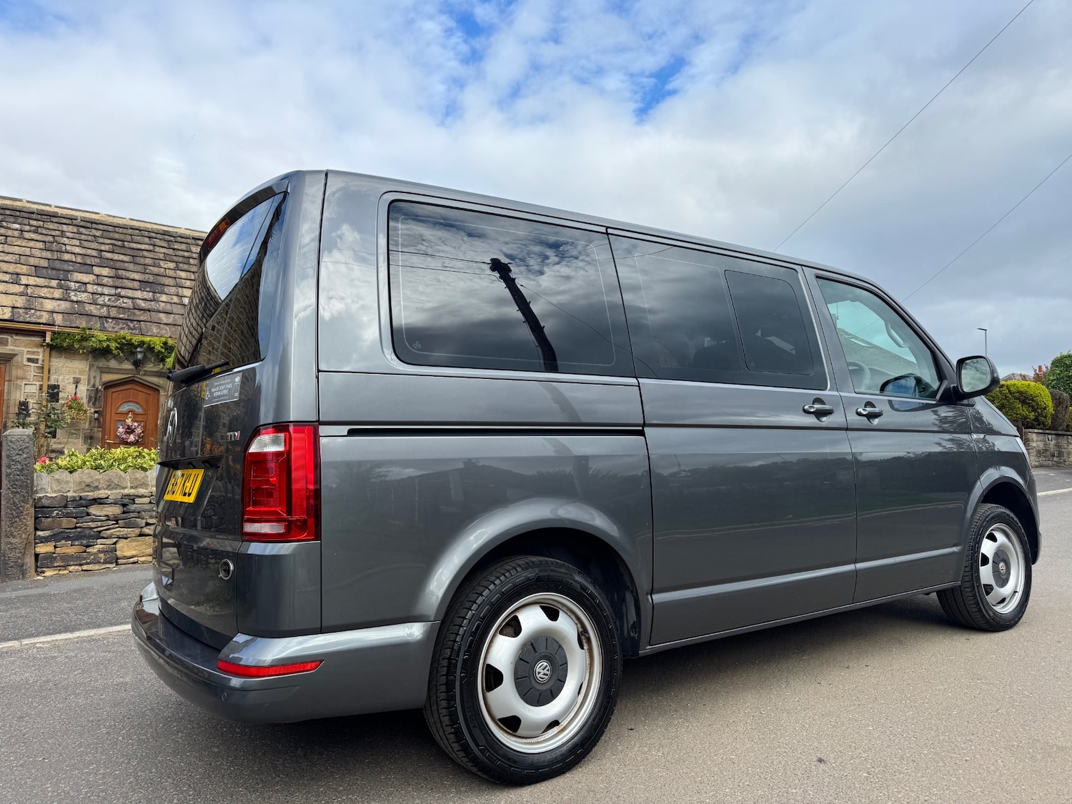 Used Volkswagen Transporter Shuttle 2017 for sale - 76206722: Photo 3