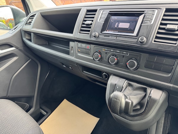 Used Volkswagen Transporter Shuttle 2017 for sale - 76206722: Photo 9