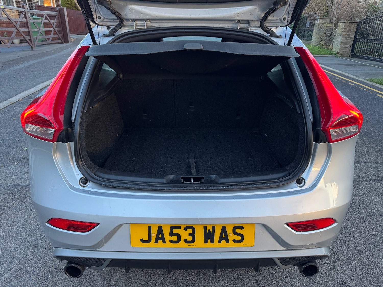 Used Volvo V40 2013 for sale - 76758790: Photo 16