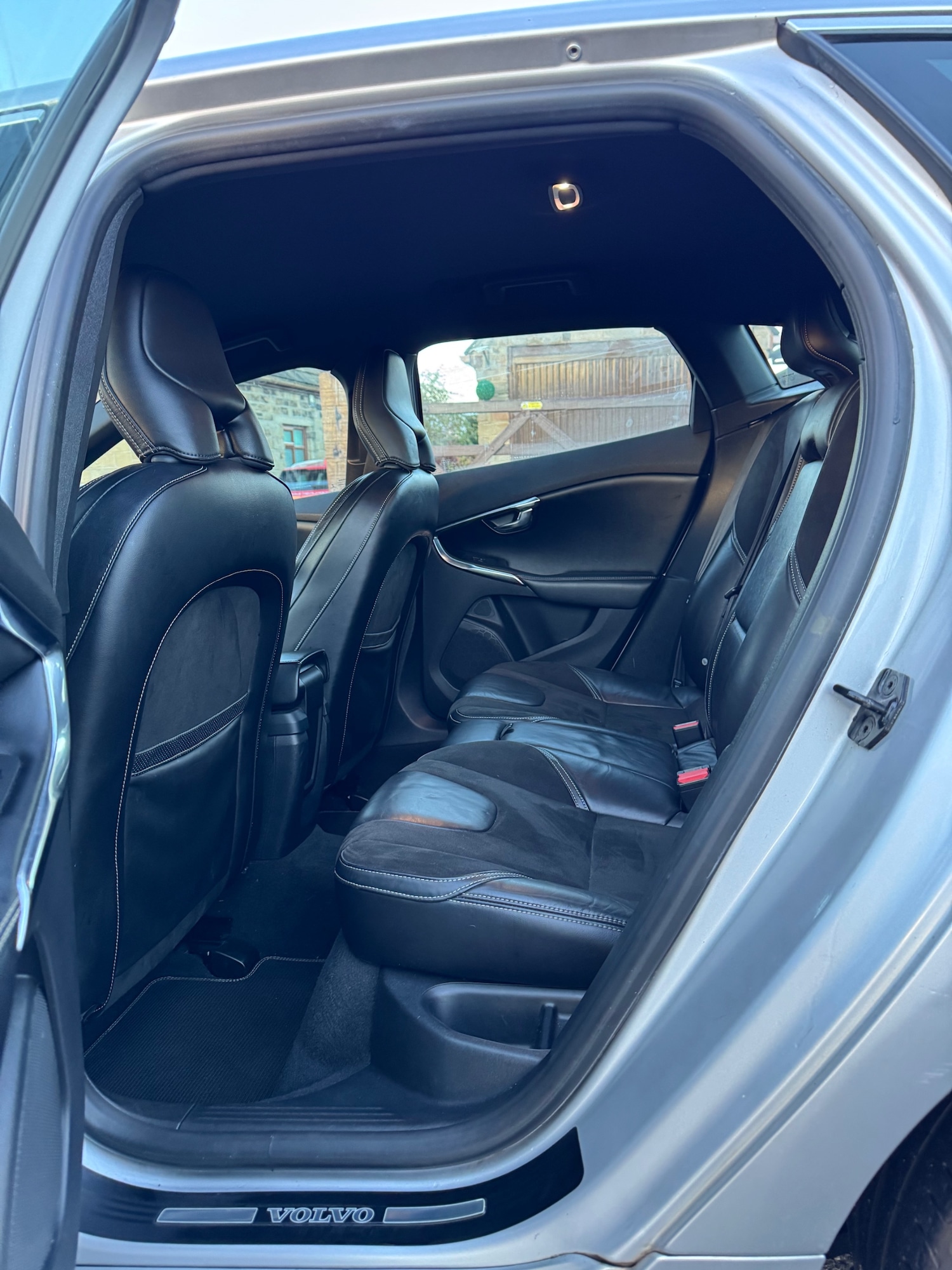 Used Volvo V40 2013 for sale - 76758790: Photo 18