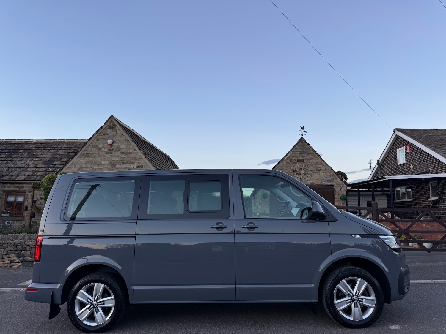 Used Volkswagen Transporter Shuttle 2022 for sale - 76221906: Photo 2