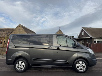 Used Ford Tourneo Custom 2018 for sale - 76758801: Photo