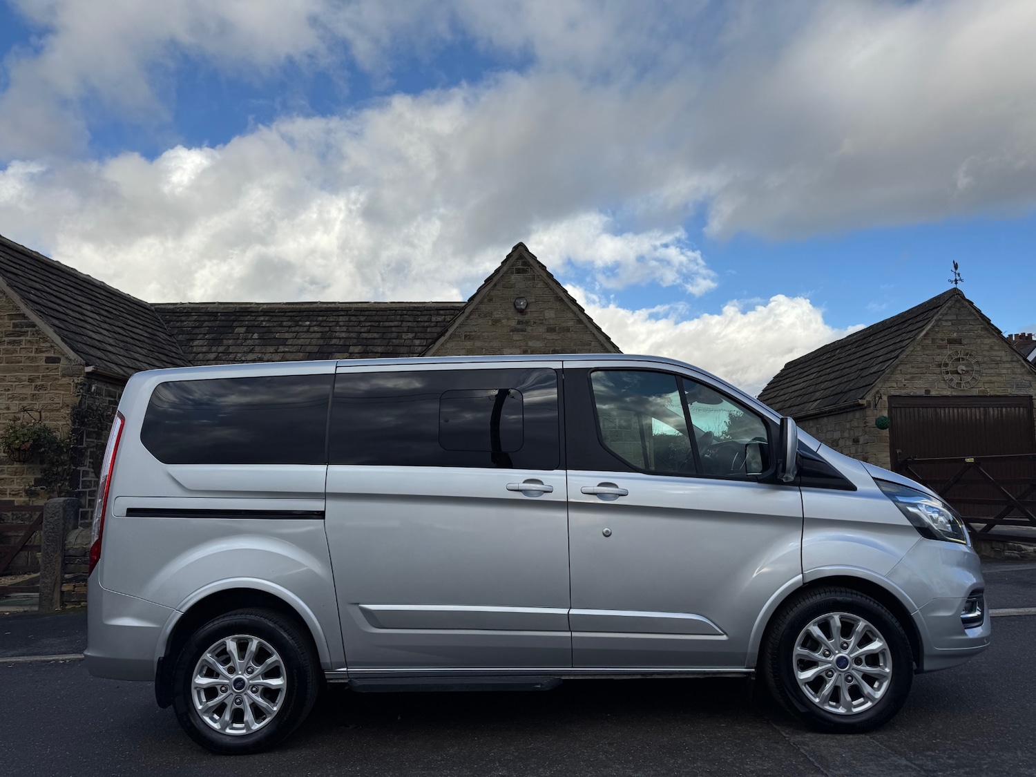 Used Ford Tourneo Custom 2018 for sale - 76588773: Photo 2