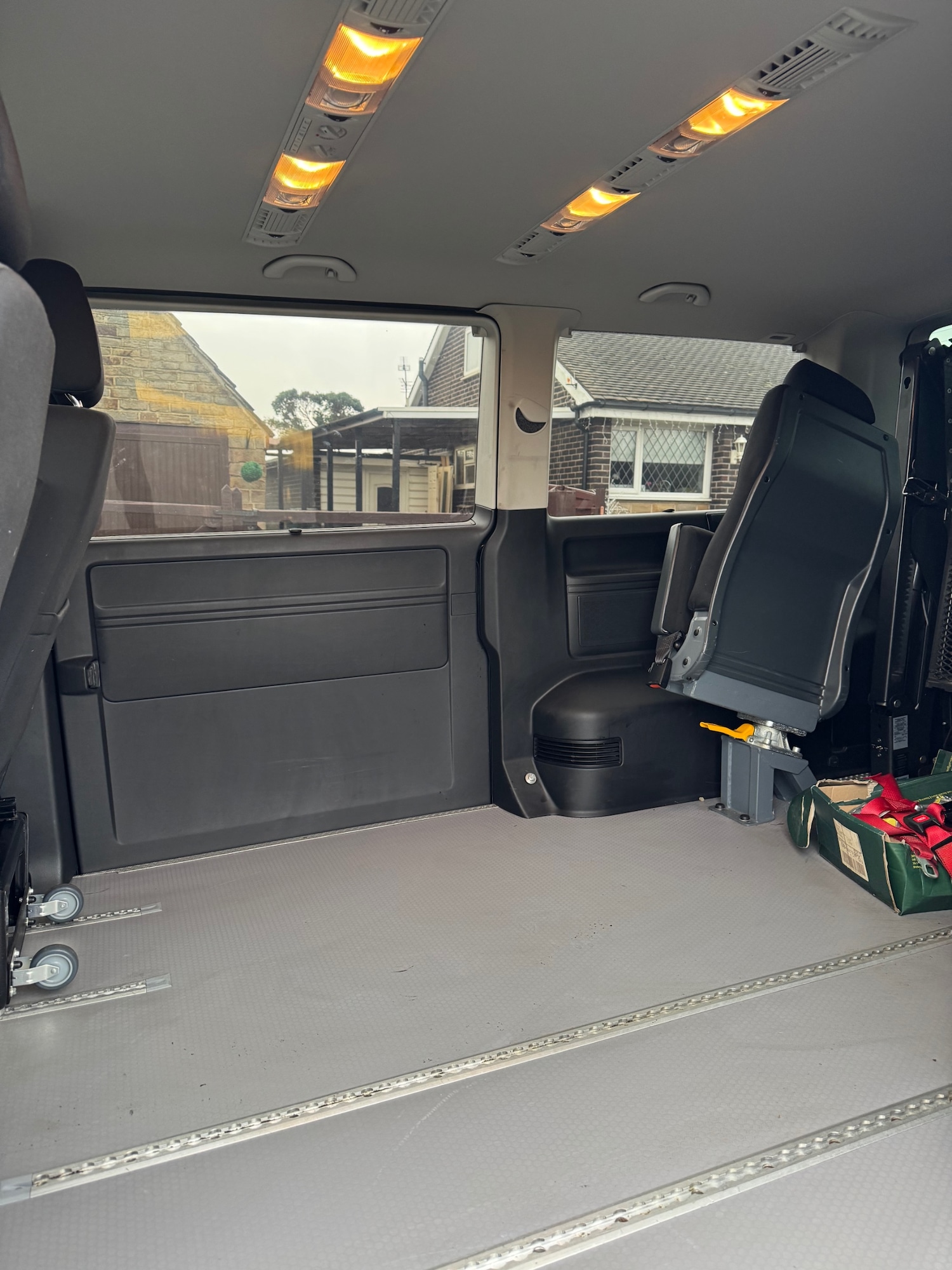 Used Volkswagen Transporter Shuttle 2018 for sale - 77025568: Photo 14