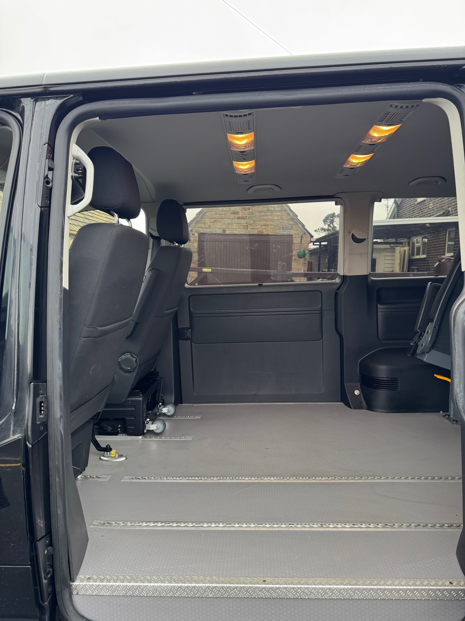 Used Volkswagen Transporter Shuttle 2018 for sale - 77025568: Photo 15