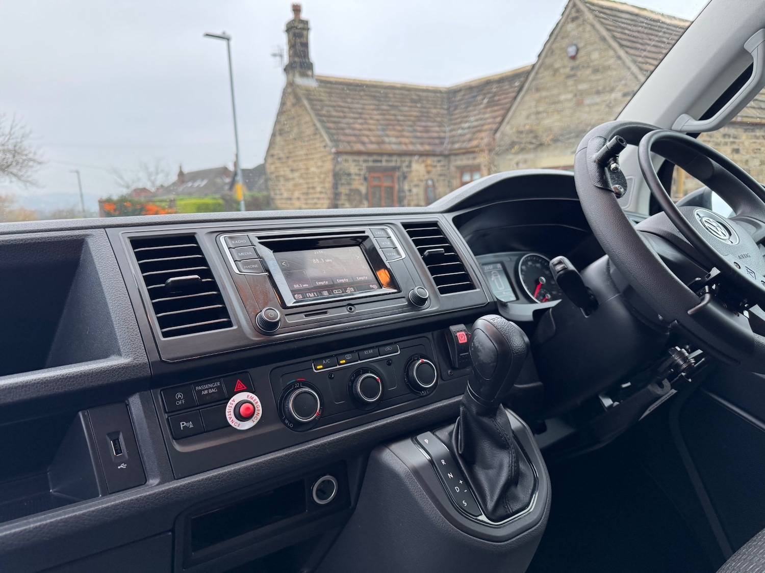 Used Volkswagen Transporter Shuttle 2018 for sale - 77025568: Photo 16