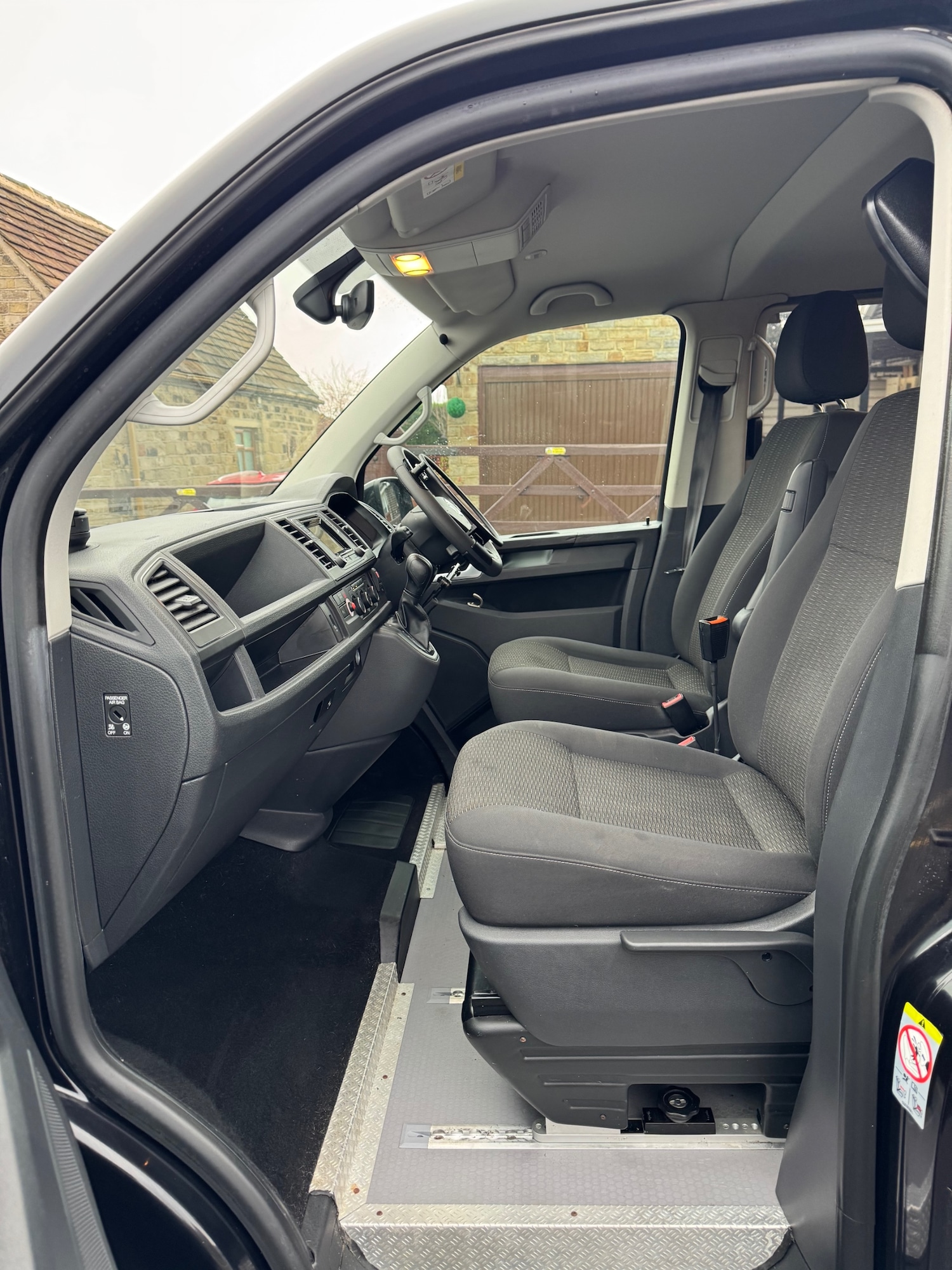 Used Volkswagen Transporter Shuttle 2018 for sale - 77025568: Photo 9