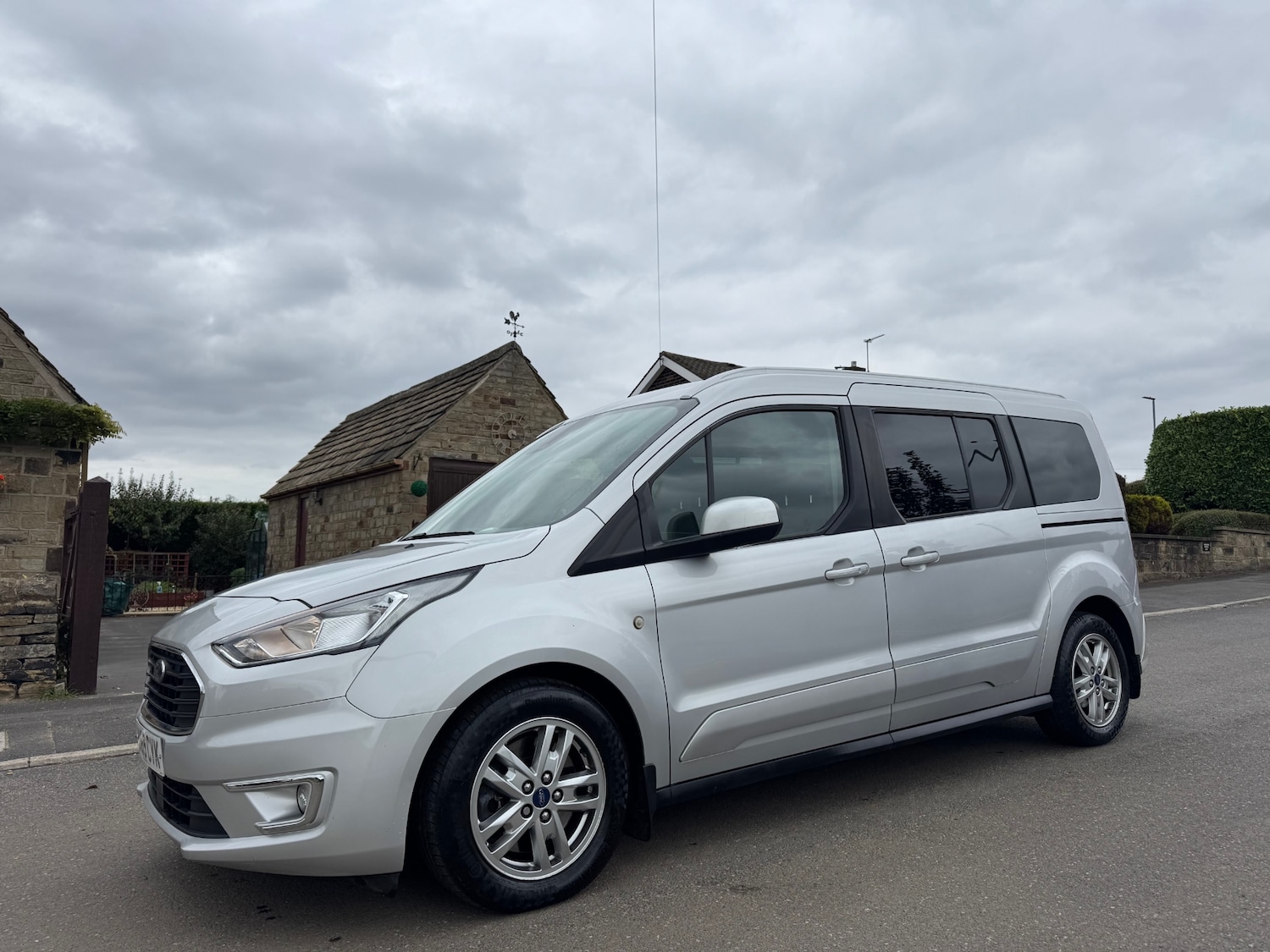 Used Ford Grand Tourneo Connect 2020 for sale - 76079951: Photo 1