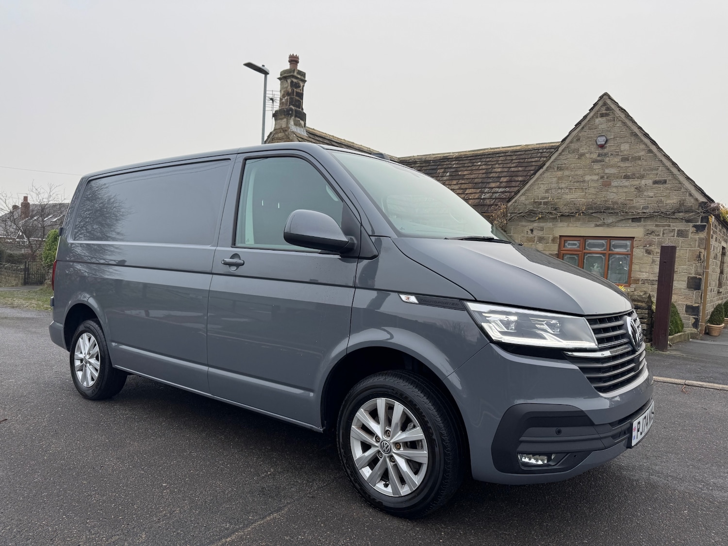 Used Volkswagen Transporter 2024 for sale - 77025701: Photo 2