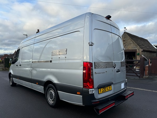 Used Mercedes-Benz Sprinter 2020 for sale - 73088000: Photo 8