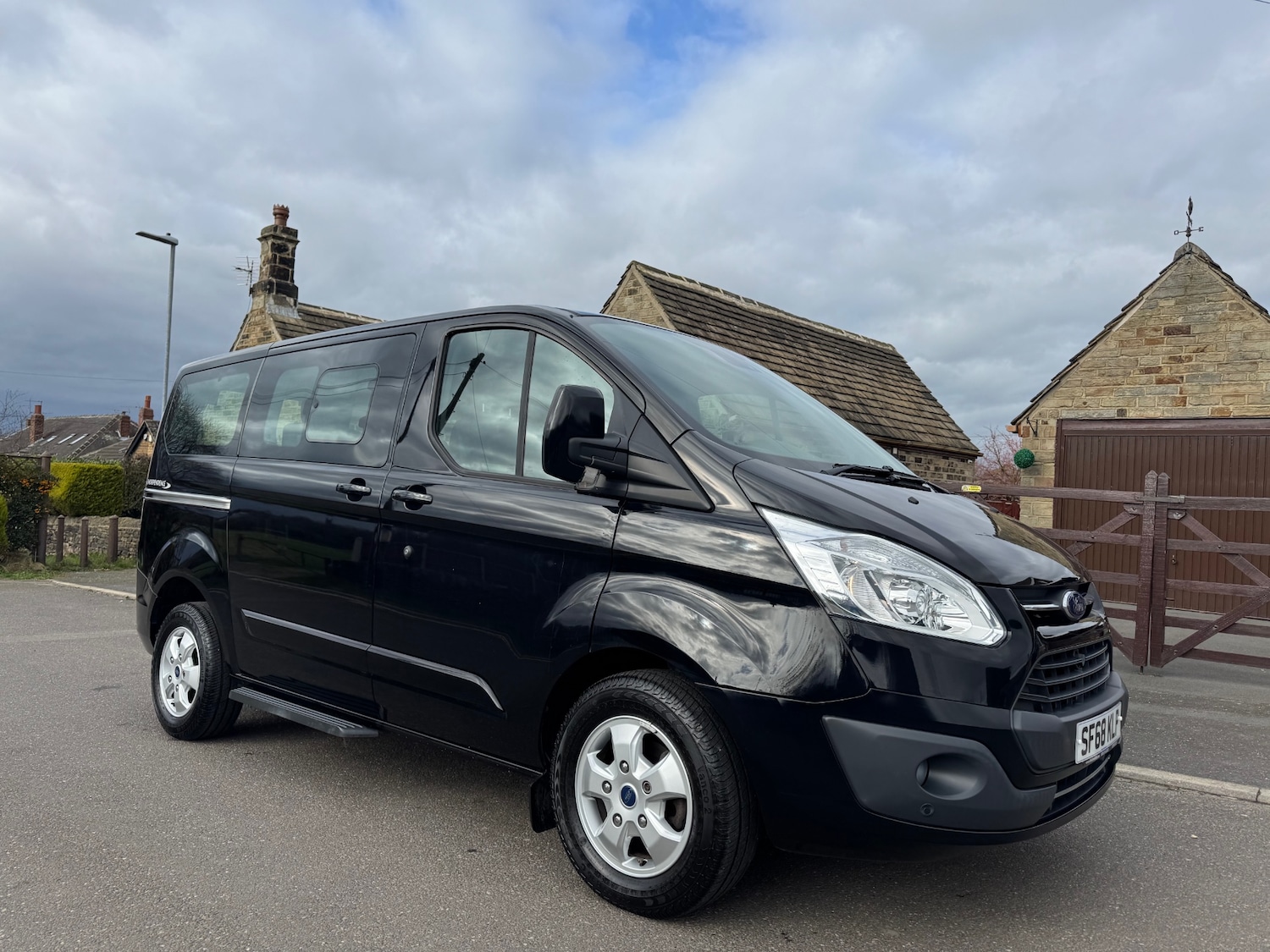 Used Ford Tourneo Custom 2018 for sale - 77718147: Photo 1