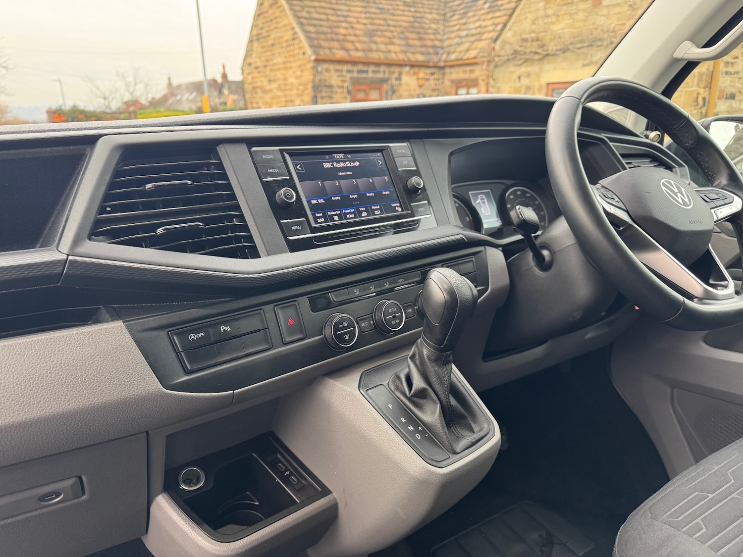 Used Volkswagen Transporter Shuttle 2023 for sale - 77138402: Photo 5