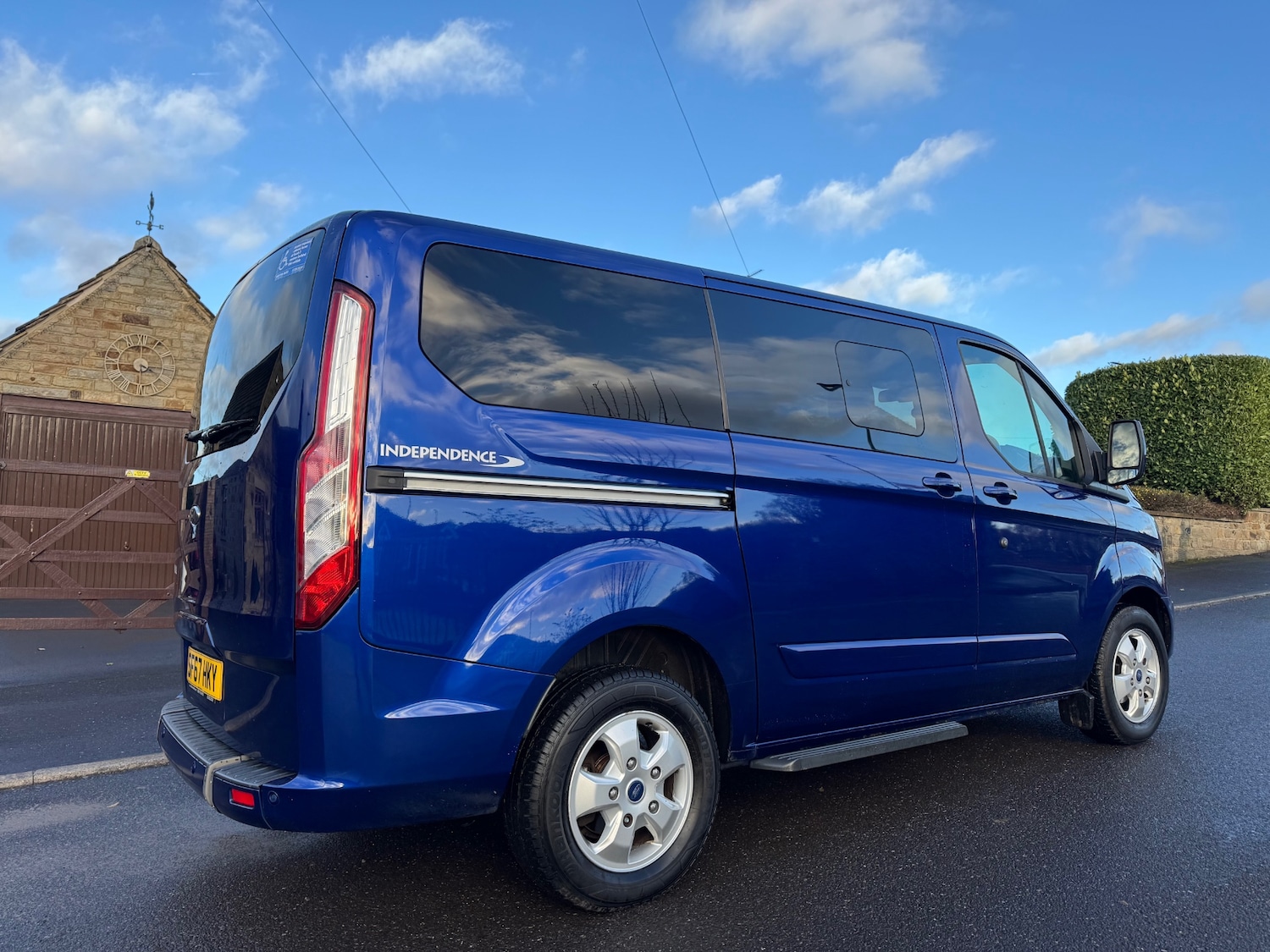 Used Ford Tourneo Custom 2017 for sale - 76738389: Photo 2