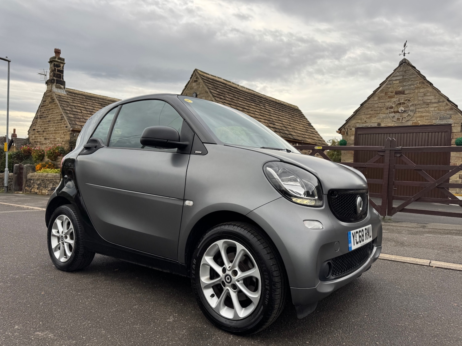 Used smart fortwo 2018 for sale - 76482691: Photo 1
