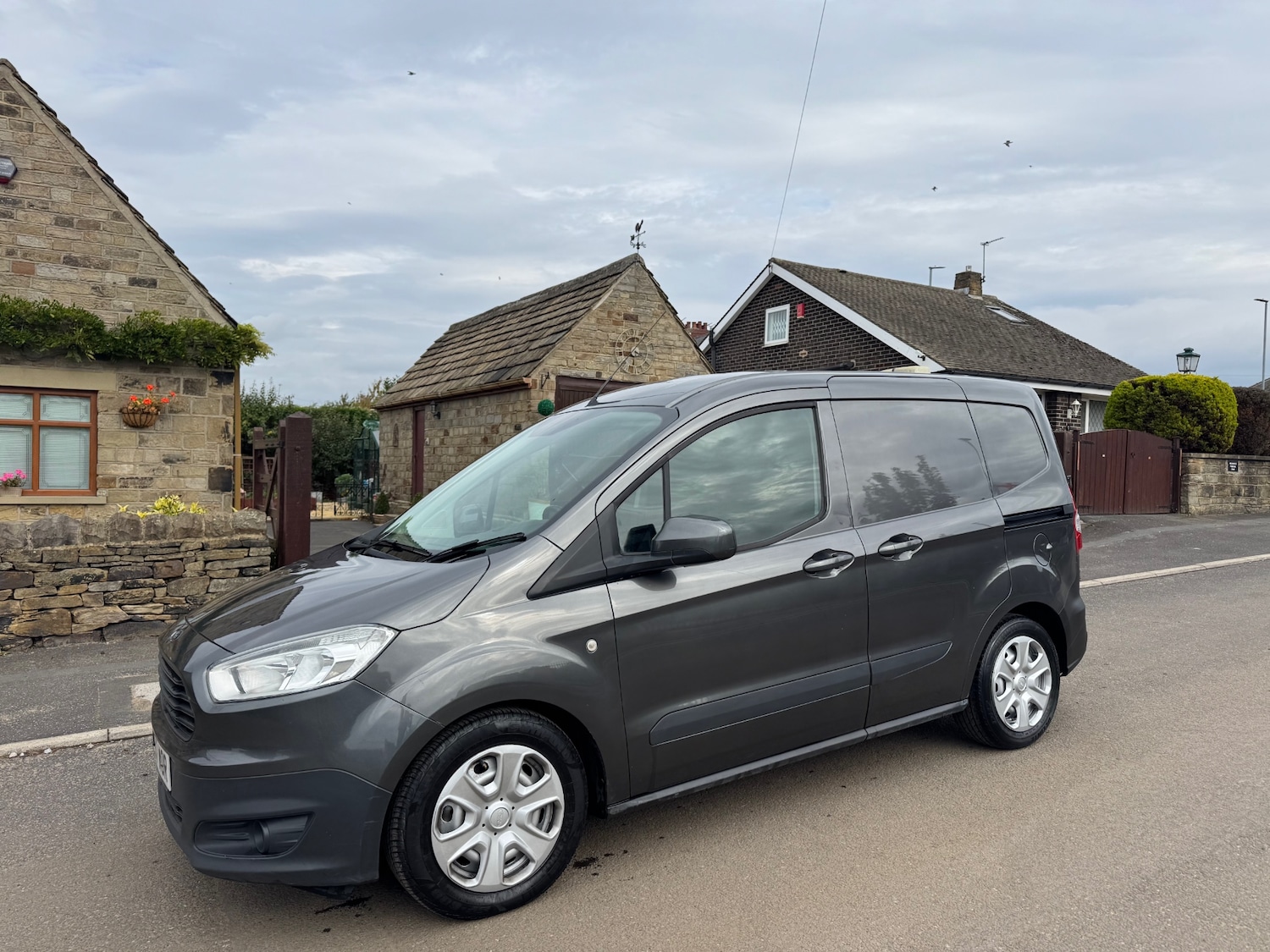 Used Ford Transit Courier 2017 for sale - 76146825: Photo 7