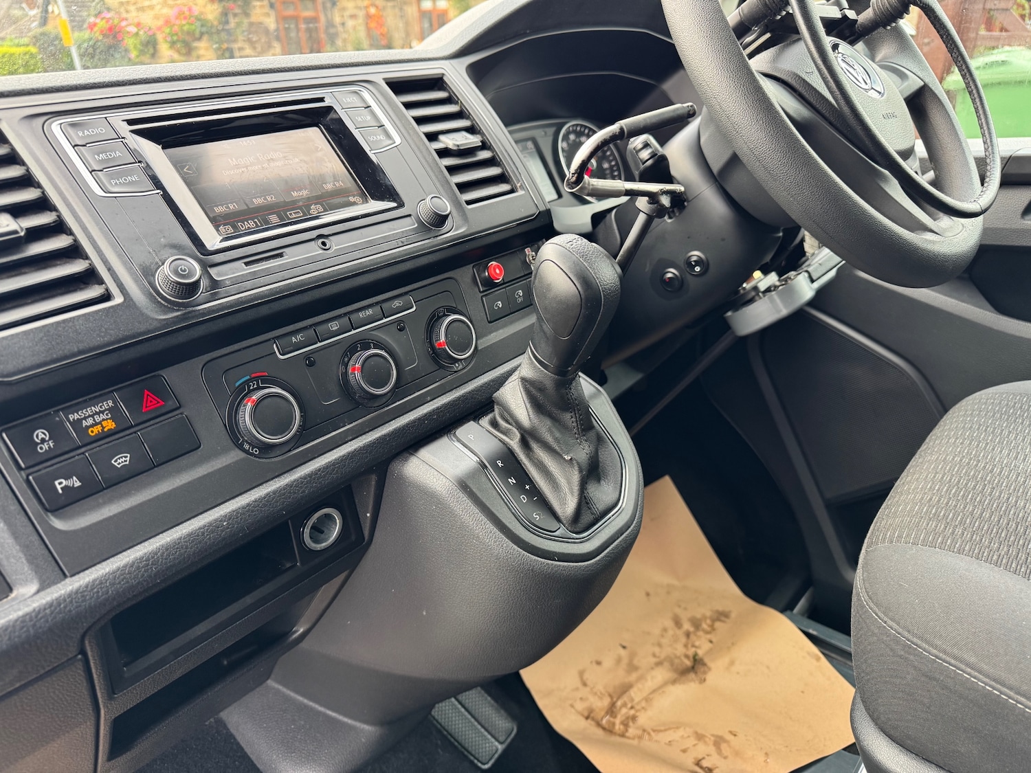 Used Volkswagen Transporter Shuttle 2017 for sale - 76357002: Photo 11