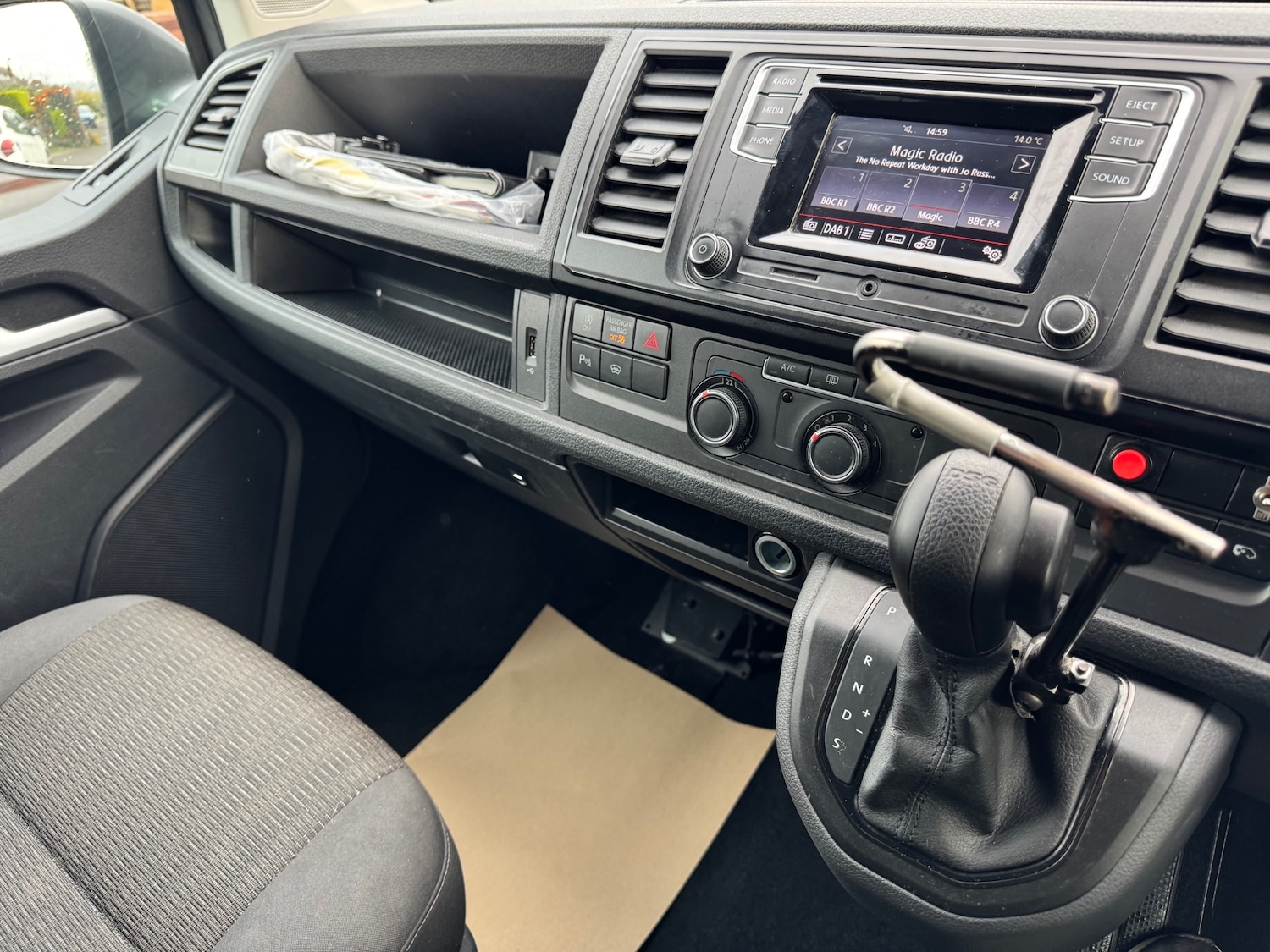 Used Volkswagen Transporter Shuttle 2017 for sale - 76357002: Photo 14