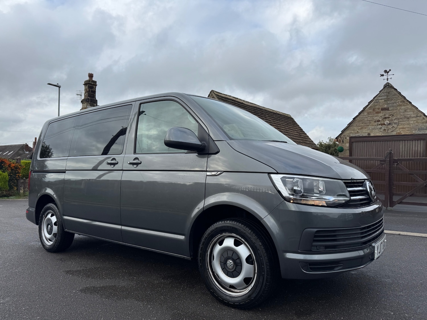 Used Volkswagen Transporter Shuttle 2017 for sale - 76357002: Photo 2