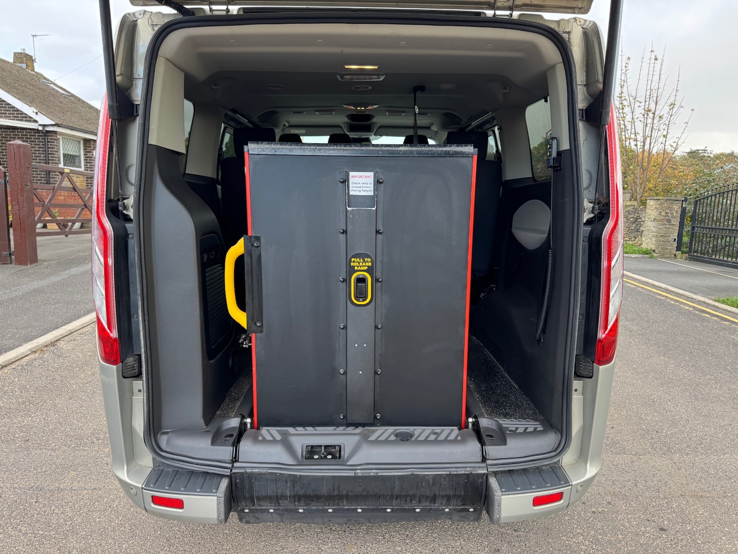 Used Ford Tourneo Custom 2017 for sale - 76394263: Photo 15