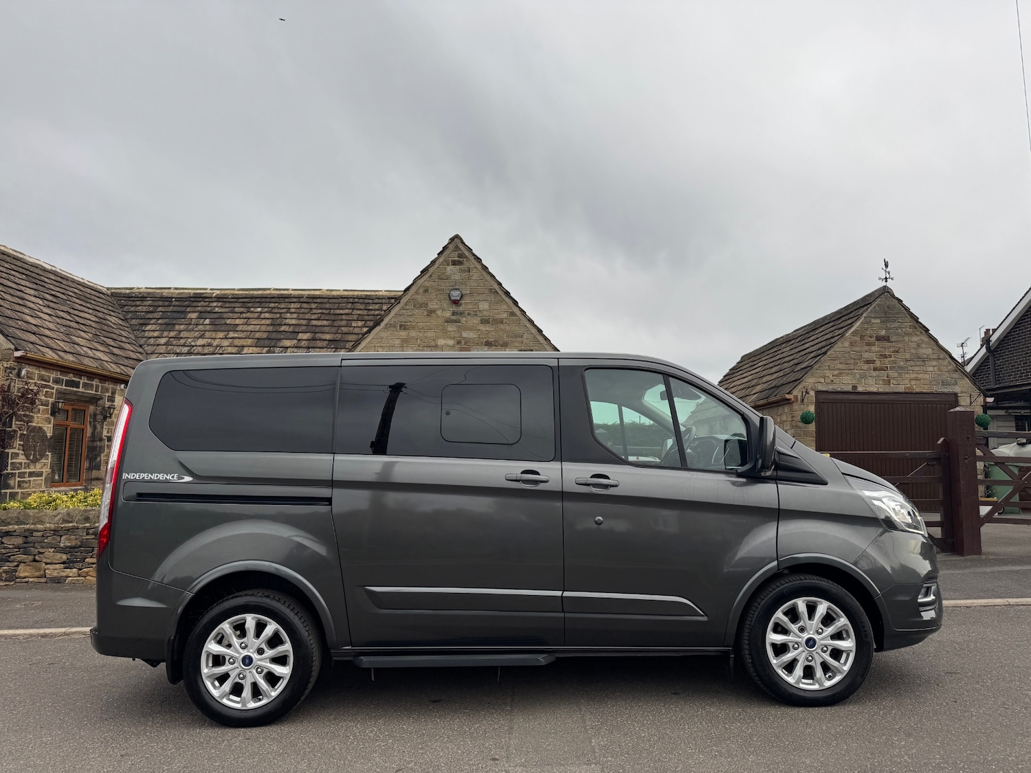 Used Ford Tourneo Custom 2018 for sale - 78067845: Photo 2