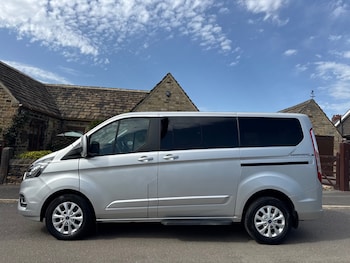 Used Ford Tourneo Custom 2019 for sale - 79008261: Photo