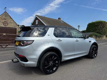 Used Land Rover Discovery Sport 2017 for sale - 79519480: Photo